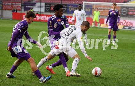 Fussball Bundesliga.  Austria Klagenfurt gegen WAC. Dikeni-Rafid Salifou,  (Austria Klagenfurt),  Sandro Altunashvili  (WAC). Klagenfurt, am 3.11.2024.
Foto: Kuess
www.qspictures.net
---
pressefotos, pressefotografie, kuess, qs, qspictures, sport, bild, bilder, bilddatenbank