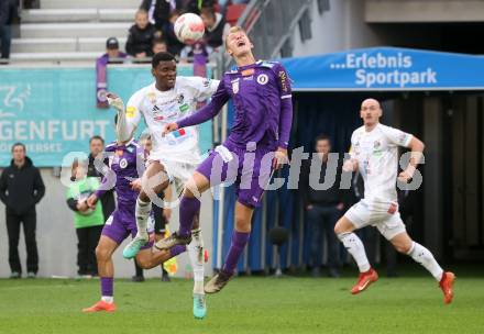 Fussball Bundesliga.  Austria Klagenfurt gegen WAC. Nicolas Binder,   (Austria Klagenfurt),  Chibuike Godfrey Nwaiwu (WAC). Klagenfurt, am 3.11.2024.
Foto: Kuess
www.qspictures.net
---
pressefotos, pressefotografie, kuess, qs, qspictures, sport, bild, bilder, bilddatenbank