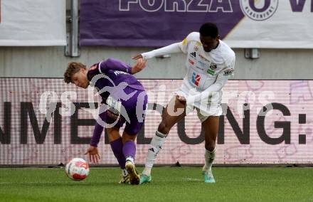 Fussball Bundesliga.  Austria Klagenfurt gegen WAC.  Jannik Robatsch, (Austria Klagenfurt), Chibuike Godfrey Nwaiwu   (WAC). Klagenfurt, am 3.11.2024.
Foto: Kuess
www.qspictures.net
---
pressefotos, pressefotografie, kuess, qs, qspictures, sport, bild, bilder, bilddatenbank