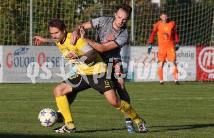 Fussball 1. Klasse D. Griffen gegen Bad St. Leonhard.   Christopher Sauerschnig (Griffen),  
Tobias Steinkellner  (Bad St. Leonhard). Griffen, am 2.11.2024.
Foto: Kuess
www.qspictures.net
---
pressefotos, pressefotografie, kuess, qs, qspictures, sport, bild, bilder, bilddatenbank