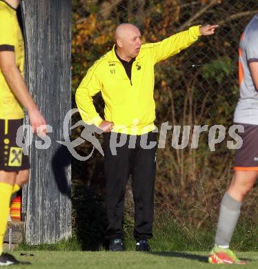 Fussball 1. Klasse D. Griffen gegen Bad St. Leonhard. Trainer Nevenka Vasiljevic (Griffen) . Griffen, am 2.11.2024.
Foto: Kuess
---
pressefotos, pressefotografie, kuess, qs, qspictures, sport, bild, bilder, bilddatenbank