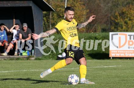 Fussball 1. Klasse D. Griffen gegen Bad St. Leonhard. Pascal Bierbaumer (Griffen). Griffen, am 2.11.2024.
Foto: Kuess
---
pressefotos, pressefotografie, kuess, qs, qspictures, sport, bild, bilder, bilddatenbank