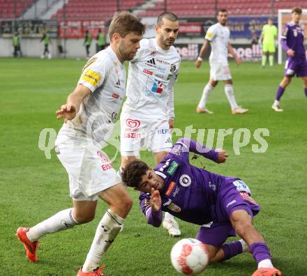 Fussball Bundesliga. SK Austria Klagenfurt gegen WAC.. Ben Bobzien  (Austria Klagenfurt), Dominik Baumgartner, Sandro Altunashvili (WAC). Klagenfurt, am 3.11.2024
Foto: Kuess
---
pressefotos, pressefotografie, kuess, qs, qspictures, sport, bild, bilder, bilddatenbank