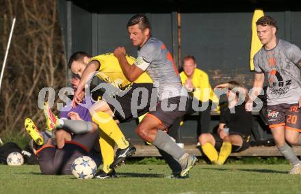 Fussball 1. Klasse D. Griffen gegen Bad St. Leonhard.   Adnan Besic (Griffen),  Michael Rabensteiner  (Bad St. Leonhard). Griffen, am 2.11.2024.
Foto: Kuess
www.qspictures.net
---
pressefotos, pressefotografie, kuess, qs, qspictures, sport, bild, bilder, bilddatenbank