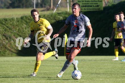 Fussball 1. Klasse D. Griffen gegen Bad St. Leonhard.   Christopher Sauerschnig (Griffen), Michael Rabensteiner   (Bad St. Leonhard). Griffen, am 2.11.2024.
Foto: Kuess
www.qspictures.net
---
pressefotos, pressefotografie, kuess, qs, qspictures, sport, bild, bilder, bilddatenbank