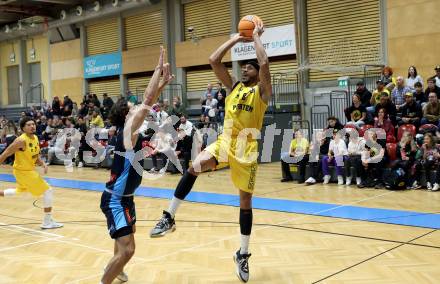 Basketball 2. Liga 2024/2025. Grunddurchgang 7. Runde. Woerthersee Piraten gegen Vienna Timberwolves.  Shawn L. Ray (Piraten), Armin Karian (Vienna). Klagenfurt, am 9.11.2024.
Foto: Kuess


---
pressefotos, pressefotografie, kuess, qs, qspictures, sport, bild, bilder, bilddatenbank