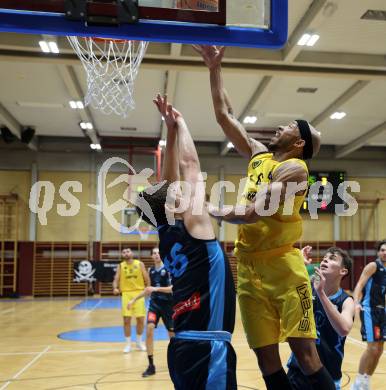 Basketball 2. Liga 2024/2025. Grunddurchgang 7. Runde. Woerthersee Piraten gegen Vienna Timberwolves.  Shawn L. Ray (Piraten),  Maximilian Seher (Vienna). Klagenfurt, am 9.11.2024.
Foto: Kuess


---
pressefotos, pressefotografie, kuess, qs, qspictures, sport, bild, bilder, bilddatenbank