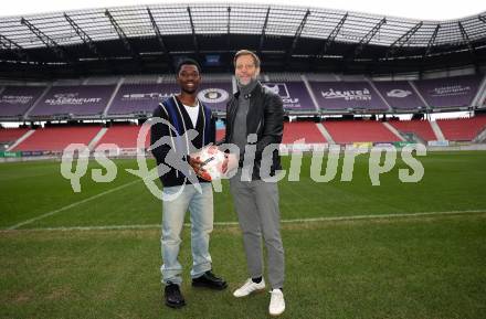 Fussball Bundesliga. SK Austria Klagenfurt.   Denzel Owusu, Rolf Landerl.
Foto: Kuess
---
pressefotos, pressefotografie, kuess, qs, qspictures, sport, bild, bilder, bilddatenbank