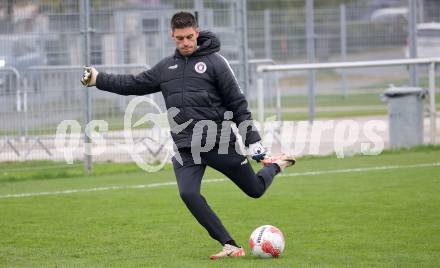 Fussball Bundesliga. SK Austria Klagenfurt. Training.   Tormanntrainer Marc Lamberger.
Foto: Kuess
---
pressefotos, pressefotografie, kuess, qs, qspictures, sport, bild, bilder, bilddatenbank