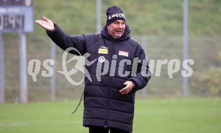 Fussball Bundesliga. SK Austria Klagenfurt. Training.  Trainer Peter Pacult..
Foto: Kuess
---
pressefotos, pressefotografie, kuess, qs, qspictures, sport, bild, bilder, bilddatenbank