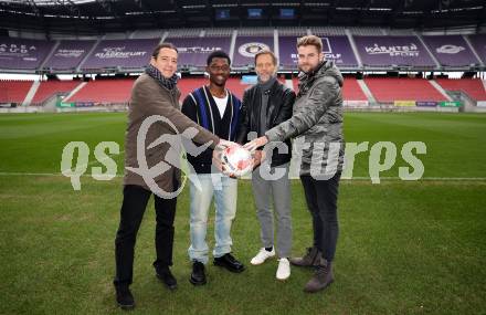 Fussball Bundesliga. SK Austria Klagenfurt.  Jiri Schilcher, Denzel Owusu, Rolf Landerl, Manuel Weber
Foto: Kuess
---
pressefotos, pressefotografie, kuess, qs, qspictures, sport, bild, bilder, bilddatenbank