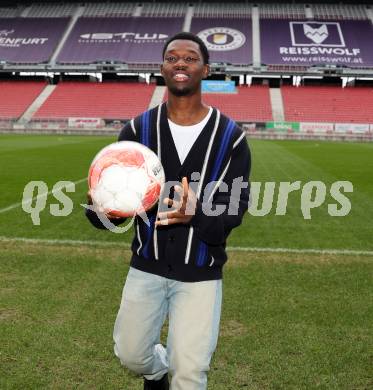 Fussball Bundesliga. SK Austria Klagenfurt.   Denzel Owusu, Rolf Landerl.
Foto: Kuess
---
pressefotos, pressefotografie, kuess, qs, qspictures, sport, bild, bilder, bilddatenbank