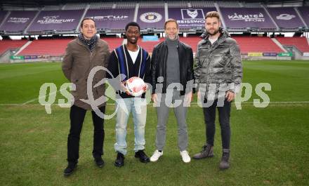 Fussball Bundesliga. SK Austria Klagenfurt.  Jiri Schilcher, Denzel Owusu, Rolf Landerl, Manuel Weber
Foto: Kuess
---
pressefotos, pressefotografie, kuess, qs, qspictures, sport, bild, bilder, bilddatenbank