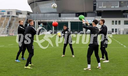 Fussball Bundesliga. SK Austria Klagenfurt. Training.   Simon Spari, Marco Knaller, Tormanntrainer Marc Lamberger. 
Foto: Kuess
---
pressefotos, pressefotografie, kuess, qs, qspictures, sport, bild, bilder, bilddatenbank