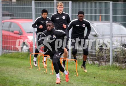 Fussball Bundesliga. SK Austria Klagenfurt. Training.   Solomon Bonnah, Denzel Owusu.
Foto: Kuess
---
pressefotos, pressefotografie, kuess, qs, qspictures, sport, bild, bilder, bilddatenbank