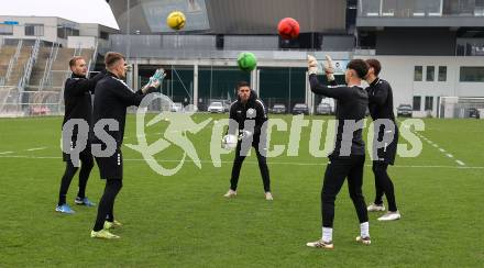 Fussball Bundesliga. SK Austria Klagenfurt. Training.   Simon Spari, Marco Knaller, Tormanntrainer Marc Lamberger. 
Foto: Kuess
---
pressefotos, pressefotografie, kuess, qs, qspictures, sport, bild, bilder, bilddatenbank