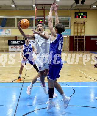 Basketball 2. Liga 2024/2025. Grunddurchgang 8. Runde. KOS Celovec gegen Kufstein Towers.   Mauro Gerszke (KOS),  Patrick Fister (Kufstein). Klagenfurt, am 16.11.2024.
Foto: Kuess


---
pressefotos, pressefotografie, kuess, qs, qspictures, sport, bild, bilder, bilddatenbank