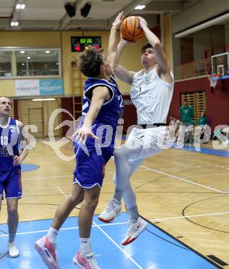 Basketball 2. Liga 2024/2025. Grunddurchgang 8. Runde. KOS Celovec gegen Kufstein Towers.   Simon Siencnik (KOS), Luis Erath  (Kufstein). Klagenfurt, am 16.11.2024.
Foto: Kuess


---
pressefotos, pressefotografie, kuess, qs, qspictures, sport, bild, bilder, bilddatenbank