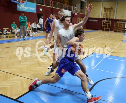 Basketball 2. Liga 2024/2025. Grunddurchgang 8. Runde. KOS Celovec gegen Kufstein Towers.   Niklas Michel (KOS), Felix Erath  (Kufstein). Klagenfurt, am 16.11.2024.
Foto: Kuess


---
pressefotos, pressefotografie, kuess, qs, qspictures, sport, bild, bilder, bilddatenbank