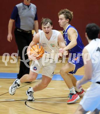 Basketball 2. Liga 2024/2025. Grunddurchgang 8. Runde. KOS Celovec gegen Kufstein Towers.   Samuel Seher (KOS),  Felix Erath  (Kufstein). Klagenfurt, am 16.11.2024.
Foto: Kuess


---
pressefotos, pressefotografie, kuess, qs, qspictures, sport, bild, bilder, bilddatenbank