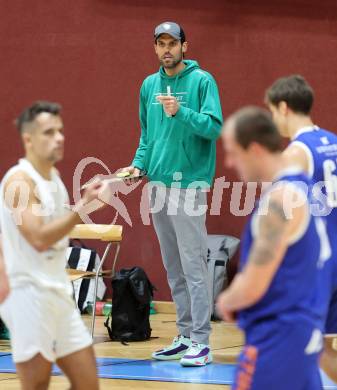 Basketball 2. Liga 2024/2025. Grunddurchgang 8. Runde. KOS Celovec gegen Kufstein Towers.   Trainer Dalibor Cevriz (KOS), Klagenfurt, am 16.11.2024.
Foto: Kuess


---
pressefotos, pressefotografie, kuess, qs, qspictures, sport, bild, bilder, bilddatenbank