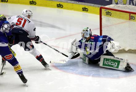 Eishockey ICE Bundesliga. VSV gegen Fehervar.  Jean Philippe Lamoureux  (VSV),Timothy Campbell (Fehervar). Villach, am 20.11.2024.
Foto: Kuess
---
pressefotos, pressefotografie, kuess, qs, qspictures, sport, bild, bilder, bilddatenbank