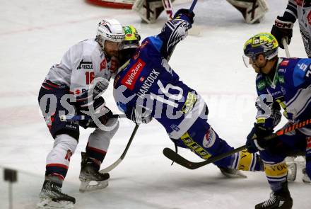 Eishockey ICE Bundesliga. VSV gegen Fehervar.  Kevin Hancock  (VSV), Janos Hari (Fehervar). Villach, am 20.11.2024.
Foto: Kuess
---
pressefotos, pressefotografie, kuess, qs, qspictures, sport, bild, bilder, bilddatenbank