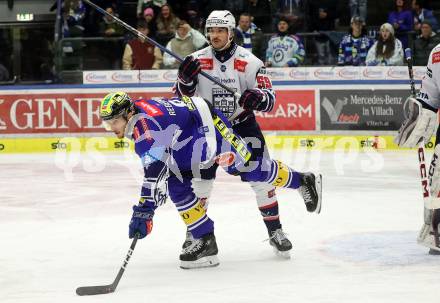 Eishockey ICE Bundesliga. VSV gegen Fehervar.  Maximilian Rebernig (VSV), Joel Messner (Fehervar). Villach, am 20.11.2024.
Foto: Kuess
---
pressefotos, pressefotografie, kuess, qs, qspictures, sport, bild, bilder, bilddatenbank