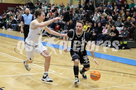 Basketball 2. Liga 2024/2025. Grunddurchgang 9. Runde. KOS Celovec gegen Woerthersee Piraten.  Samuel Seher  (KOS),  Tim Huber (Woerthersee Piraten). Klagenfurt, am 22.11.2024.
Foto: Kuess


---
pressefotos, pressefotografie, kuess, qs, qspictures, sport, bild, bilder, bilddatenbank