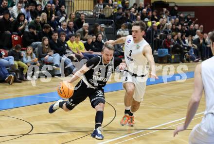 Basketball 2. Liga 2024/2025. Grunddurchgang 9. Runde. KOS Celovec gegen Woerthersee Piraten.  Niklas Michel (KOS),   Tim Huber (Woerthersee Piraten). Klagenfurt, am 22.11.2024.
Foto: Kuess


---
pressefotos, pressefotografie, kuess, qs, qspictures, sport, bild, bilder, bilddatenbank