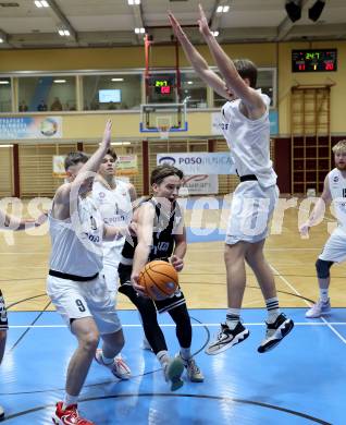 Basketball 2. Liga 2024/2025. Grunddurchgang 9. Runde. KOS Celovec gegen Woerthersee Piraten. Enes Avdic  (KOS),  Emilio Rozmann (Woerthersee Piraten). Klagenfurt, am 22.11.2024.
Foto: Kuess


---
pressefotos, pressefotografie, kuess, qs, qspictures, sport, bild, bilder, bilddatenbank