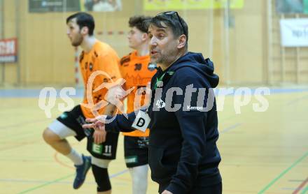 Handball Bundesliga. SC Ferlach gegen HSG Holding Graz. Trainer Robert Begus (Ferlach).. Ferlach, am 23.11.2024.
Foto: Kuess
www.qspictures.net
---
pressefotos, pressefotografie, kuess, qs, qspictures, sport, bild, bilder, bilddatenbank