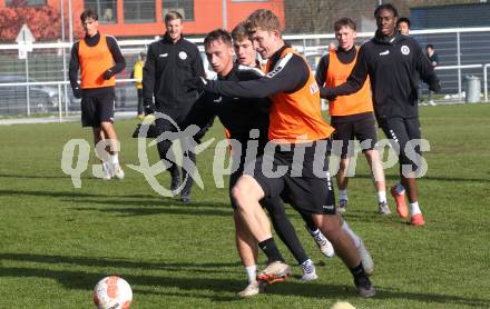 Fussball Bundesliga. Training.  SK Austria Klagenfurt.  Tobias Koch, Nicolas Binder. Klagenfurt, am 26.11.2024.
Foto: Kuess
---
pressefotos, pressefotografie, kuess, qs, qspictures, sport, bild, bilder, bilddatenbank