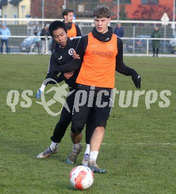 Fussball Bundesliga. Training.  SK Austria Klagenfurt.  Jannik Robatsch, Min-Young Lee. Klagenfurt, am 26.11.2024.
Foto: Kuess
---
pressefotos, pressefotografie, kuess, qs, qspictures, sport, bild, bilder, bilddatenbank