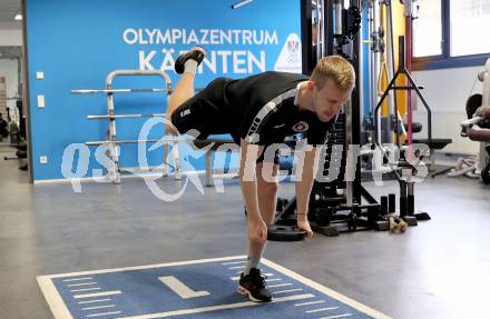 Fussball Bundesliga. Training.  SK Austria Klagenfurt.  Christopher Cvetko. Klagenfurt, am 28.11.2024.
Foto: Kuess
---
pressefotos, pressefotografie, kuess, qs, qspictures, sport, bild, bilder, bilddatenbank