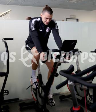 Fussball Bundesliga. Training.  SK Austria Klagenfurt.  Niklas Szerencsi. Klagenfurt, am 28.11.2024.
Foto: Kuess
---
pressefotos, pressefotografie, kuess, qs, qspictures, sport, bild, bilder, bilddatenbank