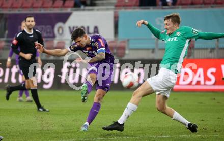 Fussball Bundesliga.  Austria Klagenfurt gegen WSG Tirol.  David Toshevski,  (Austria Klagenfurt),  David Jaunegg (WSG Tirol). Klagenfurt, am 1.12.2024.
Foto: Kuess
www.qspictures.net
---
pressefotos, pressefotografie, kuess, qs, qspictures, sport, bild, bilder, bilddatenbank