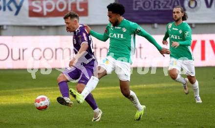 Fussball Bundesliga.  Austria Klagenfurt gegen WSG Tirol. Christopher Wernitznig,   (Austria Klagenfurt),  Quincy Butler (WSG Tirol). Klagenfurt, am 1.12.2024.
Foto: Kuess
www.qspictures.net
---
pressefotos, pressefotografie, kuess, qs, qspictures, sport, bild, bilder, bilddatenbank