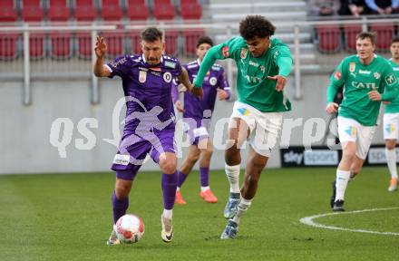 Fussball Bundesliga.  Austria Klagenfurt gegen WSG Tirol. Christopher Wernitznig,   (Austria Klagenfurt),  Lamie Lawrence (WSG Tirol). Klagenfurt, am 1.12.2024.
Foto: Kuess
www.qspictures.net
---
pressefotos, pressefotografie, kuess, qs, qspictures, sport, bild, bilder, bilddatenbank