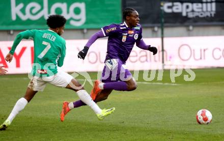 Fussball Bundesliga.  Austria Klagenfurt gegen WSG Tirol. Dikeni-Rafid Salifou,   (Austria Klagenfurt),  Quincy Butler (WSG Tirol). Klagenfurt, am 1.12.2024.
Foto: Kuess
www.qspictures.net
---
pressefotos, pressefotografie, kuess, qs, qspictures, sport, bild, bilder, bilddatenbank