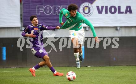 Fussball Bundesliga. SK  Austria Klagenfurt gegen WSG Tirol. Ben Bobzien (Klagenfurt) Jamie Lawrence (Tirol). Klagenfurt, am 1.12.2024.
Foto: Kuess
---
pressefotos, pressefotografie, kuess, qs, qspictures, sport, bild, bilder, bilddatenbank