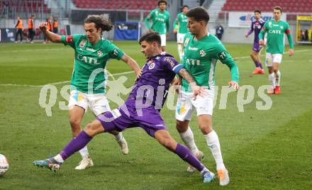 Fussball Bundesliga. SK  Austria Klagenfurt gegen WSG Tirol. David Toshevski (Klagenfurt), MatthÃ¤us Taferner, Alexander Rancher (Tirol). Klagenfurt, am 1.12.2024.
Foto: Kuess
---
pressefotos, pressefotografie, kuess, qs, qspictures, sport, bild, bilder, bilddatenbank