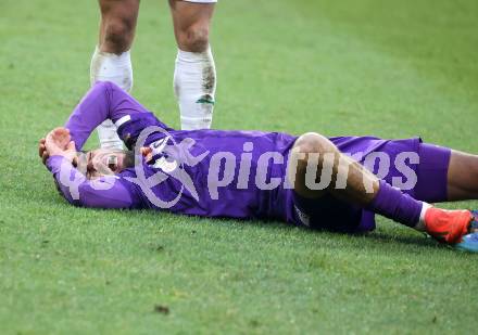 Fussball Bundesliga. SK  Austria Klagenfurt gegen WSG Tirol. Ben Bobzien verletzt (Klagenfurt). Klagenfurt, am 1.12.2024.
Foto: Kuess
---
pressefotos, pressefotografie, kuess, qs, qspictures, sport, bild, bilder, bilddatenbank