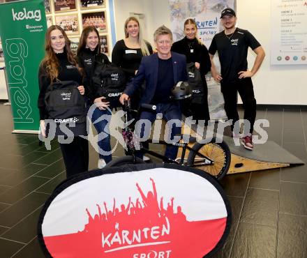 Kaernten Sport. Package Uebergabe.  Kathrin Brugger, Katharina Karpf, Hannah Ladinig, Arno Arthofer. Laura Brandner, Kevin Boeck.
Foto: Kuess
---
pressefotos, pressefotografie, kuess, qs, qspictures, sport, bild, bilder, bilddatenbank