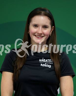 Kaernten Sport. Package Uebergabe.  Marlene Rieger (Klettern). Klagenfurt, 3.12.2024.
Foto: Kuess
---
pressefotos, pressefotografie, kuess, qs, qspictures, sport, bild, bilder, bilddatenbank