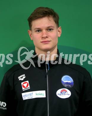 Kaernten Sport. Package Uebergabe. Mark Horvath (Schwimmen) . Klagenfurt, 3.12.2024.
Foto: Kuess
---
pressefotos, pressefotografie, kuess, qs, qspictures, sport, bild, bilder, bilddatenbank