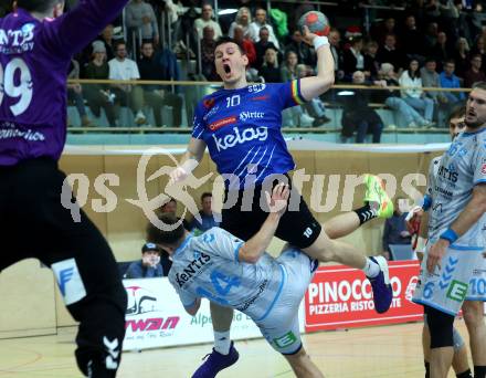 HLA Handball Bundesliga. SC Ferlach gegen HSG Xentis Lipizzanerheimat.  Toni Perkusic (SCF),  Paul Enrico Kreidl,  Denis Strasek (HSG Xentis). Ferlach, am 6.12.2024.
Foto: Kuess
---
pressefotos, pressefotografie, kuess, qs, qspictures, sport, bild, bilder, bilddatenbank