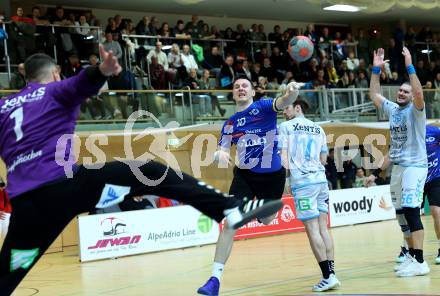 HLA Handball Bundesliga. SC Ferlach gegen HSG Xentis Lipizzanerheimat.  Toni Perkusic (SCF),  Luka Bakovic (HSG Xentis). Ferlach, am 6.12.2024.
Foto: Kuess
---
pressefotos, pressefotografie, kuess, qs, qspictures, sport, bild, bilder, bilddatenbank