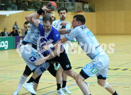 HLA Handball Bundesliga. SC Ferlach gegen HSG Xentis Lipizzanerheimat.  Patrik Leban (SCF),  Kristian Becin, Domen Knez (HSG Xentis). Ferlach, am 6.12.2024.
Foto: Kuess
---
pressefotos, pressefotografie, kuess, qs, qspictures, sport, bild, bilder, bilddatenbank