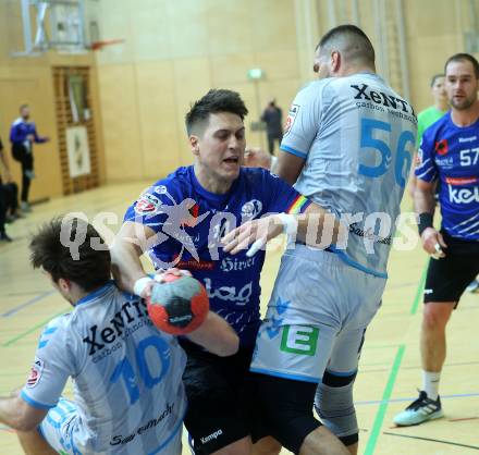 HLA Handball Bundesliga. SC Ferlach gegen HSG Xentis Lipizzanerheimat.  Mladan Jovanovic (SCF), Omer Mehmedovic, Kristian Benin (HSG Xentis). Ferlach, am 6.12.2024.
Foto: Kuess
---
pressefotos, pressefotografie, kuess, qs, qspictures, sport, bild, bilder, bilddatenbank